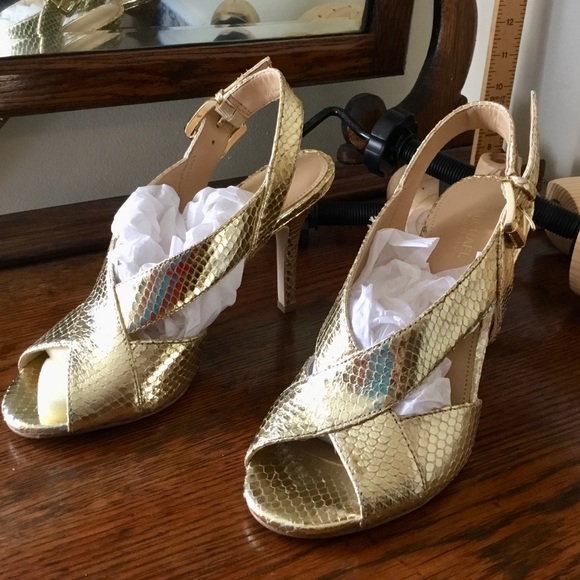 Michael Kors gold reptile shoe Size 6 buckle - Picture 2 of 6